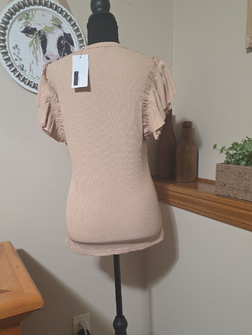 Women’s Ruffle Sleeve V-Neck Top - Blush Pink - Picture 4 of 9
